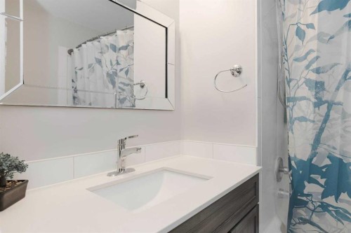 113 Deep Road, Fort Mcmurray, AB - Indoor Photo Showing Bathroom