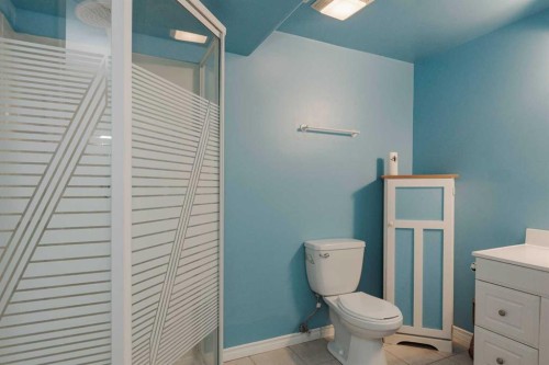 113 Deep Road, Fort Mcmurray, AB - Indoor Photo Showing Bathroom
