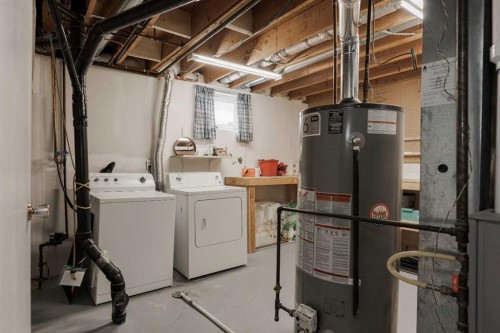 113 Deep Road, Fort Mcmurray, AB - Indoor Photo Showing Laundry Room