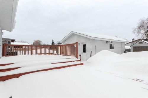 113 Deep Road, Fort Mcmurray, AB - Outdoor With Exterior