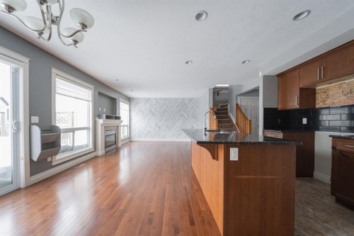 205 Diamondstone Ridge, Fort Mcmurray, AB - Indoor Photo Showing Kitchen