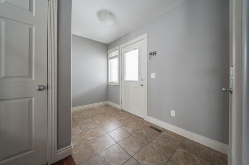 205 Diamondstone Ridge, Fort Mcmurray, AB - Indoor Photo Showing Other Room