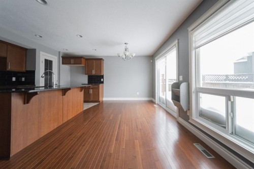 205 Diamondstone Ridge, Fort Mcmurray, AB - Indoor Photo Showing Kitchen