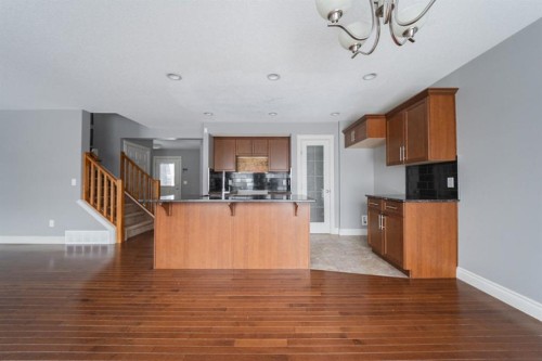 205 Diamondstone Ridge, Fort Mcmurray, AB - Indoor Photo Showing Kitchen