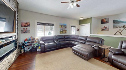 101 68134, Plamondon, AB - Indoor Photo Showing Living Room