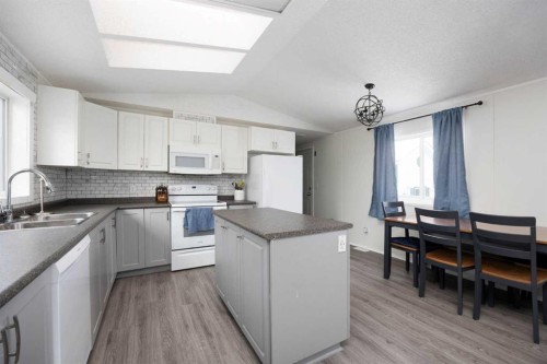 488 Harpe Way, Fort Mcmurray, AB - Indoor Photo Showing Kitchen With Double Sink