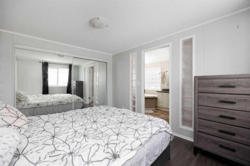 488 Harpe Way, Fort Mcmurray, AB - Indoor Photo Showing Bedroom