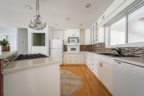 106 Becker Crescent, Fort Mcmurray, AB - Indoor Photo Showing Kitchen With Double Sink