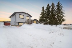 106 Becker Crescent Fort Mcmurray, AB T9K 1M7