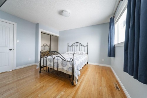 106 Becker Crescent, Fort Mcmurray, AB - Indoor Photo Showing Bedroom
