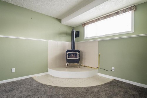 106 Becker Crescent, Fort Mcmurray, AB - Indoor Photo Showing Other Room