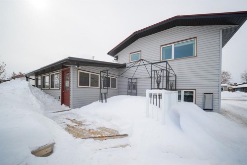 106 Becker Crescent, Fort Mcmurray, AB - Outdoor