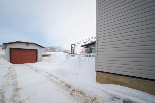 106 Becker Crescent, Fort Mcmurray, AB - Outdoor With Exterior