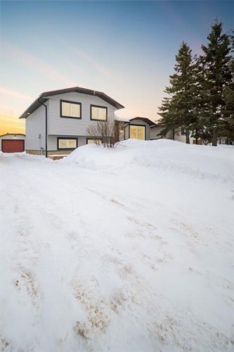 106 Becker Crescent, Fort Mcmurray, AB - Outdoor