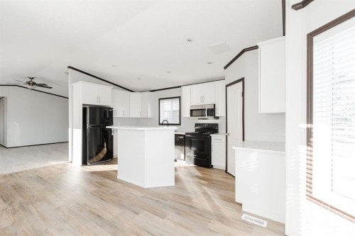248 Caouette Crescent, Fort Mcmurray, AB - Indoor Photo Showing Kitchen