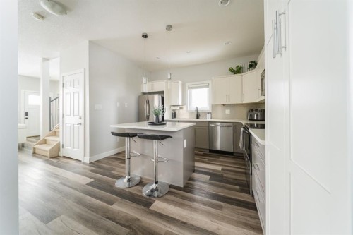 224 Warren Way, Fort Mcmurray, AB - Indoor Photo Showing Kitchen With Stainless Steel Kitchen With Upgraded Kitchen