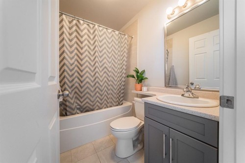 224 Warren Way, Fort Mcmurray, AB - Indoor Photo Showing Bathroom