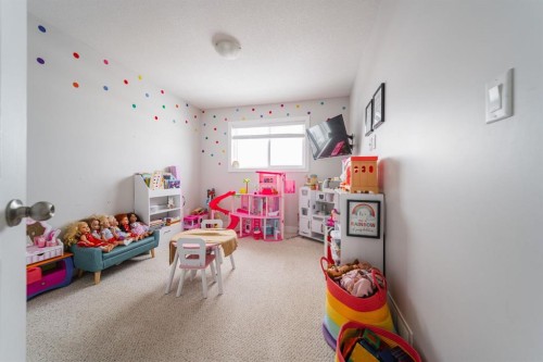 224 Warren Way, Fort Mcmurray, AB - Indoor Photo Showing Other Room