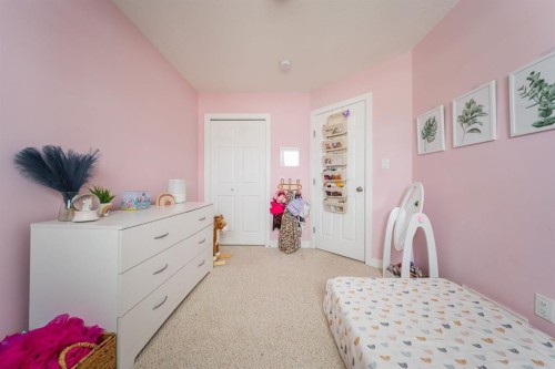 224 Warren Way, Fort Mcmurray, AB - Indoor Photo Showing Bedroom