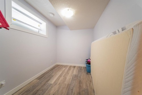 224 Warren Way, Fort Mcmurray, AB - Indoor Photo Showing Other Room