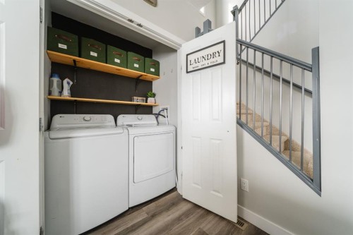 224 Warren Way, Fort Mcmurray, AB - Indoor Photo Showing Laundry Room