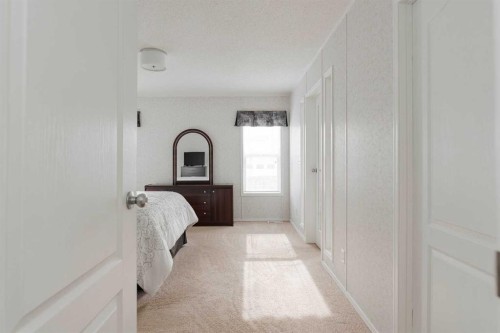 157 Ash Way, Fort Mcmurray, AB - Indoor Photo Showing Other Room