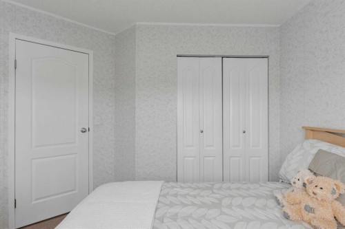 157 Ash Way, Fort Mcmurray, AB - Indoor Photo Showing Bedroom