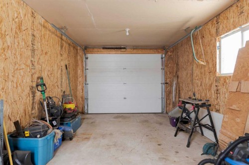 157 Ash Way, Fort Mcmurray, AB - Indoor Photo Showing Garage