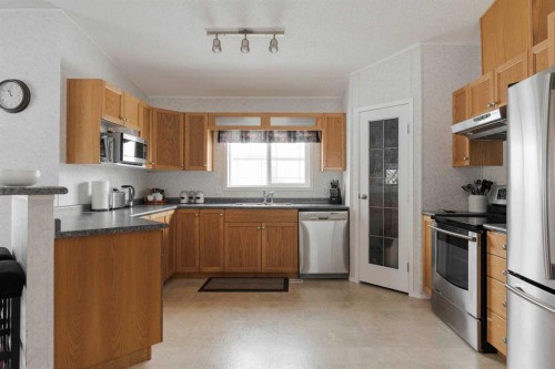 157 Ash Way, Fort Mcmurray, AB - Indoor Photo Showing Kitchen