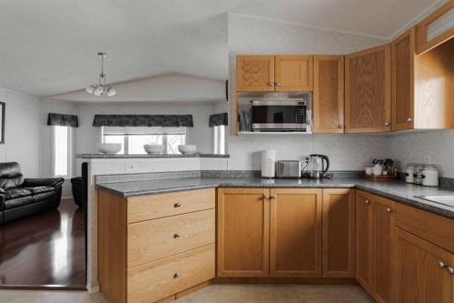 157 Ash Way, Fort Mcmurray, AB - Indoor Photo Showing Kitchen