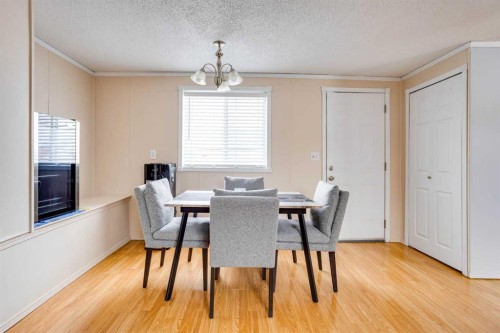 101 Clausen Crescent, Fort Mcmurray, AB - Indoor Photo Showing Dining Room