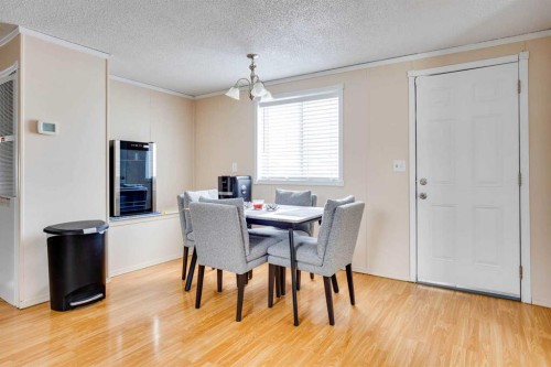 101 Clausen Crescent, Fort Mcmurray, AB - Indoor Photo Showing Dining Room
