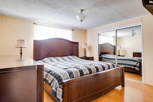 101 Clausen Crescent, Fort Mcmurray, AB - Indoor Photo Showing Bedroom