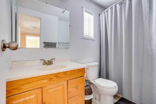 101 Clausen Crescent, Fort Mcmurray, AB - Indoor Photo Showing Bathroom