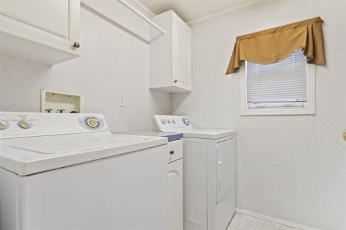 210 Grant Way, Fort Mcmurray, AB - Indoor Photo Showing Laundry Room