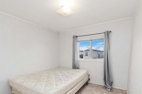 210 Grant Way, Fort Mcmurray, AB - Indoor Photo Showing Bedroom