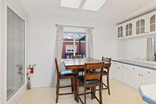 210 Grant Way, Fort Mcmurray, AB - Indoor Photo Showing Dining Room