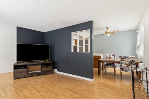 66 Centennial Drive, Fort Mcmurray, AB - Indoor Photo Showing Living Room