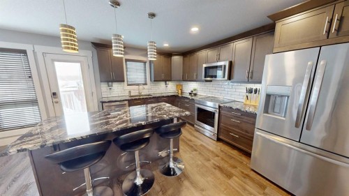 101 Ryan Lane, Fort Mcmurray, AB - Indoor Photo Showing Kitchen With Stainless Steel Kitchen With Upgraded Kitchen