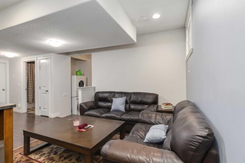 495 Killdeer Way, Fort Mcmurray, AB - Indoor Photo Showing Living Room