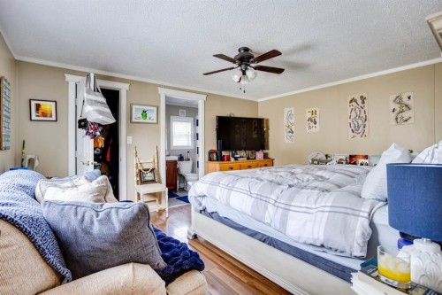 285 Grenfell Crescent, Fort Mcmurray, AB - Indoor Photo Showing Bedroom