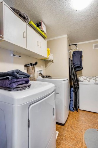 285 Grenfell Crescent, Fort Mcmurray, AB - Indoor Photo Showing Laundry Room