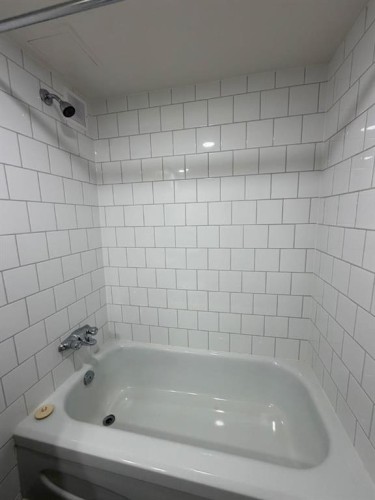 607-13221 Macdonald Drive, Fort Mcmurray, AB - Indoor Photo Showing Bathroom