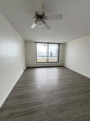 607-13221 Macdonald Drive, Fort Mcmurray, AB - Indoor Photo Showing Other Room