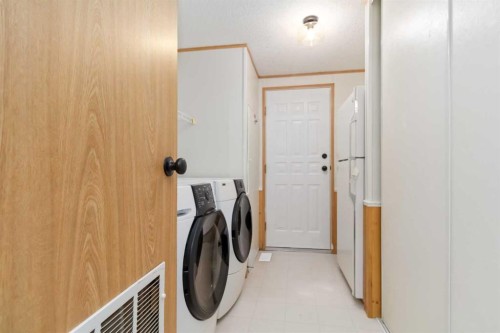 271 Cree Road, Fort Mcmurray, AB - Indoor Photo Showing Laundry Room