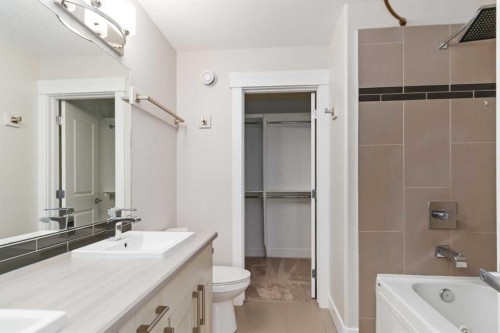 165 Collicott Drive, Fort Mcmurray, AB - Indoor Photo Showing Bathroom
