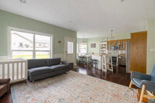 306 Berard Crescent, Fort Mcmurray, AB - Indoor Photo Showing Living Room