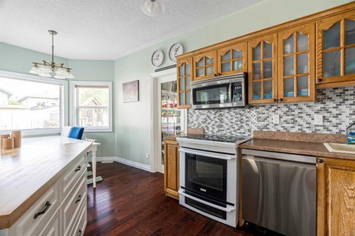 306 Berard Crescent, Fort Mcmurray, AB - Indoor Photo Showing Kitchen