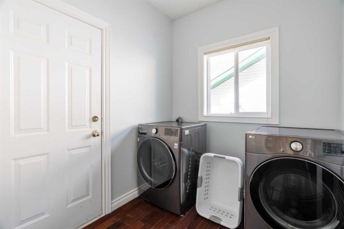 306 Berard Crescent, Fort Mcmurray, AB - Indoor Photo Showing Laundry Room