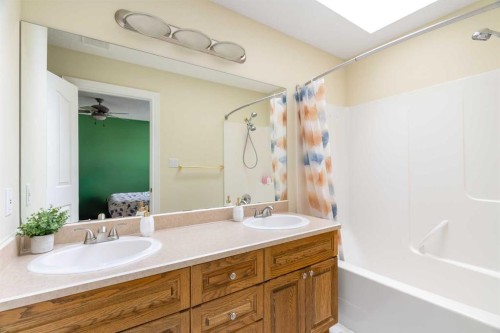 306 Berard Crescent, Fort Mcmurray, AB - Indoor Photo Showing Bathroom